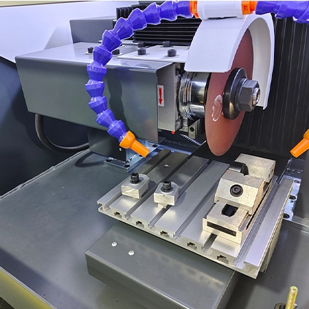 ZQ-50DWE智能自动精密切割机 - 立地高速，彩色触摸屏控制，微小件精密切割